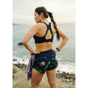 Oiselle Roga Run Shorts 4/S Black Moody Floral 4" Inseam